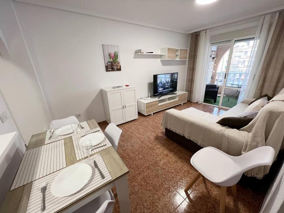 Nice And Central Apartment Torrevieja Eksteriør bilde