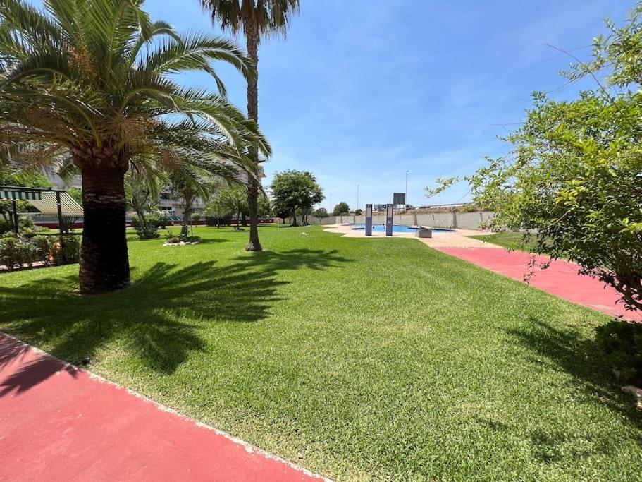 Nice And Central Apartment Torrevieja Eksteriør bilde
