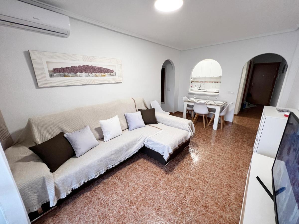 Nice And Central Apartment Torrevieja Eksteriør bilde