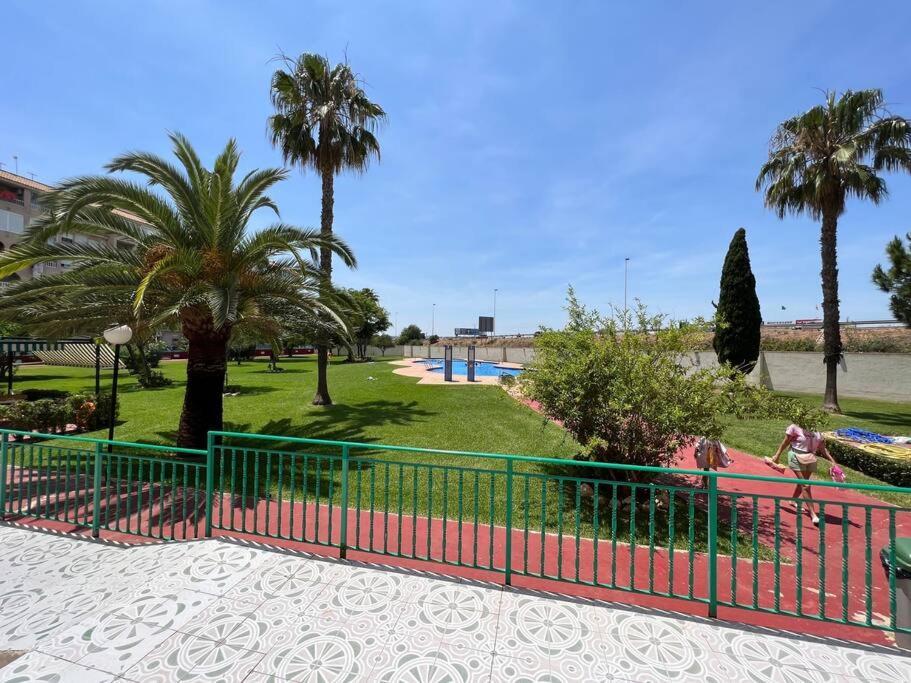 Nice And Central Apartment Torrevieja Eksteriør bilde