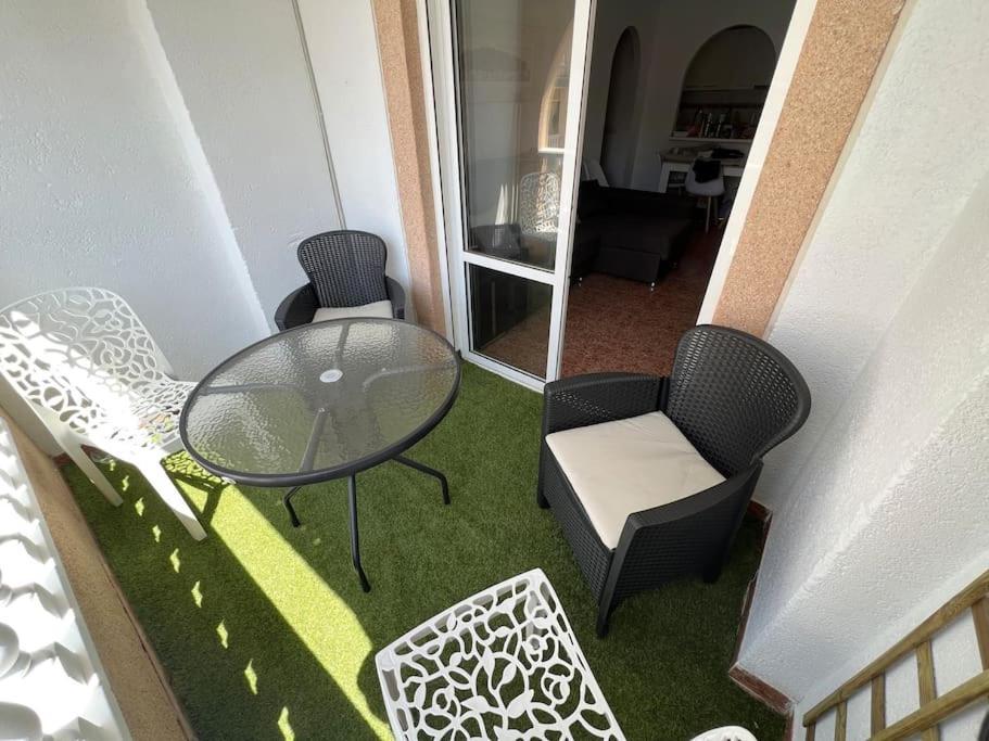 Nice And Central Apartment Torrevieja Eksteriør bilde